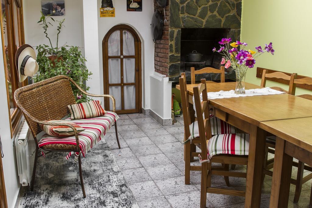 Bed And Breakfast Aijpel Ushuaia Esterno foto
